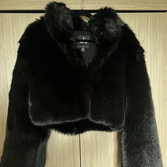 ALO Opulent Faux Fur Cropped Jacket - M - Picture 2 of 6